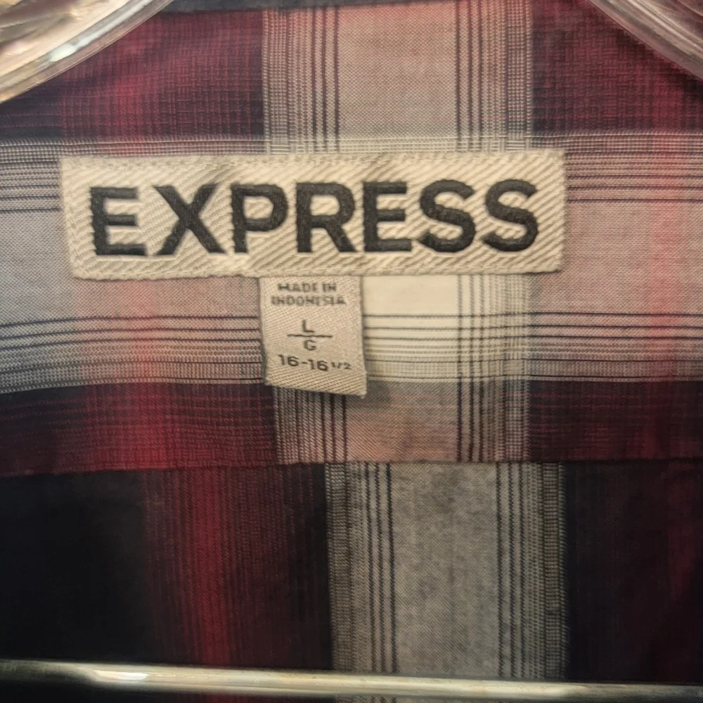 Express Fitted Men's Career Casual Button Front Shirt Size Large‎